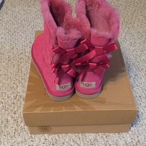 Pink Ugg Bailey Bow size 7